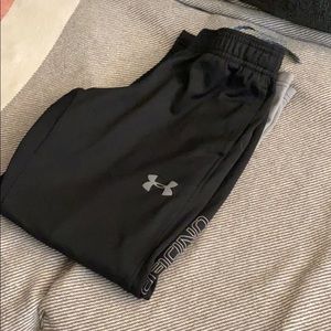 Kids under Armour sweatpants